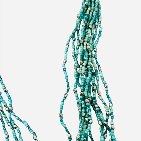 Vintage Multi-strand Turquois Beaded Necklace - Statement Necklace - Beautiful - Picture 3 of 5